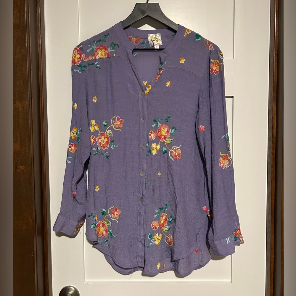 Fig and Flower Embroidered Purple / Lavender Tunic Top Floral Boho Size Medium